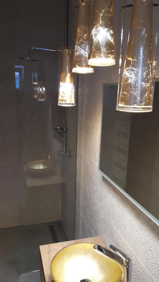 Large Apartment Between Split And Trogir Kaštela 外观 照片