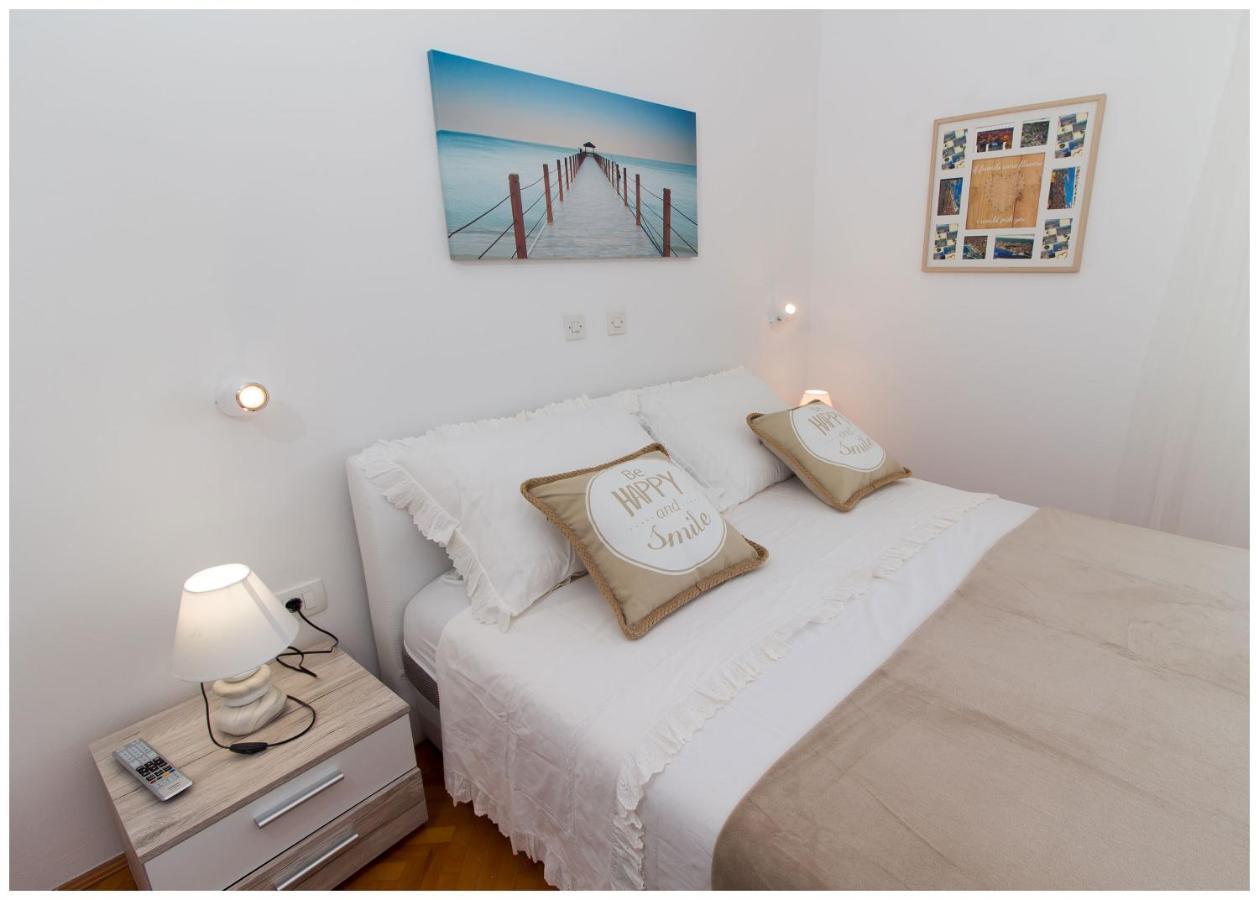Large Apartment Between Split And Trogir Kaštela 外观 照片
