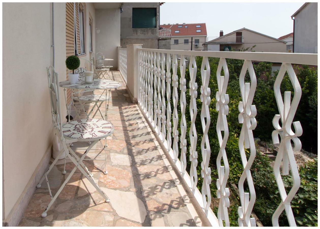 Large Apartment Between Split And Trogir Kaštela 外观 照片