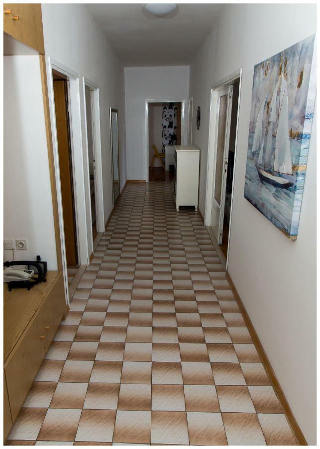 Large Apartment Between Split And Trogir Kaštela 外观 照片
