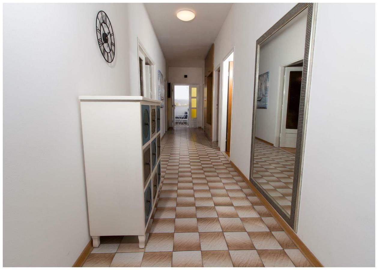 Large Apartment Between Split And Trogir Kaštela 外观 照片