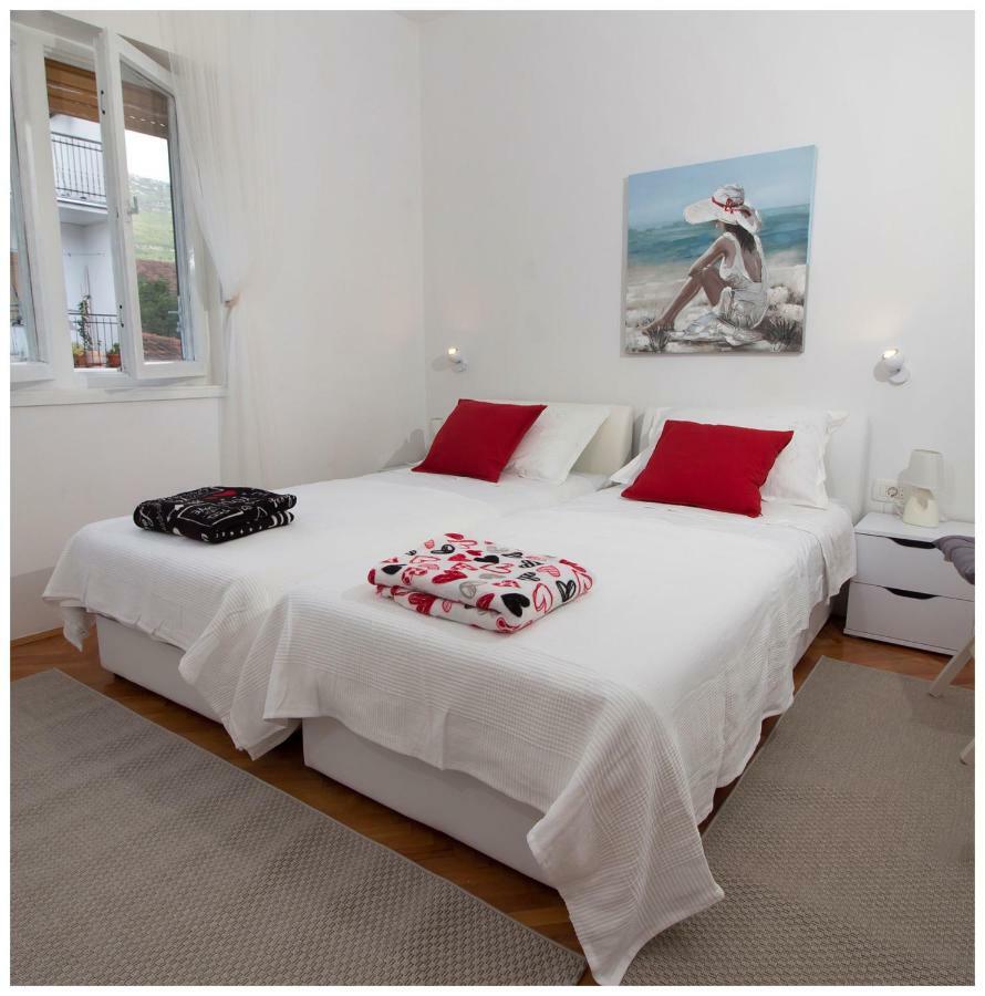 Large Apartment Between Split And Trogir Kaštela 外观 照片